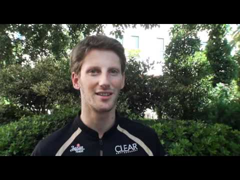 Romain Grosjean answers to his fans