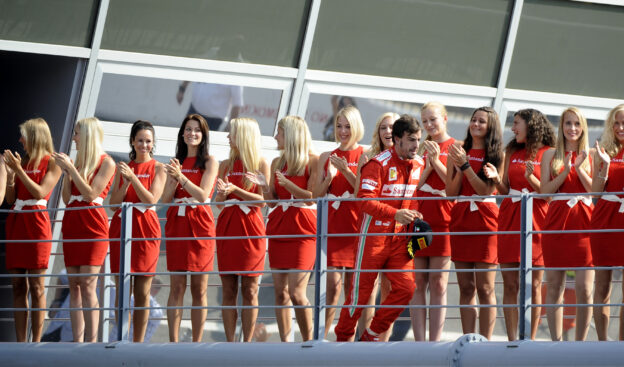 Fernando Alonso Pitgirls