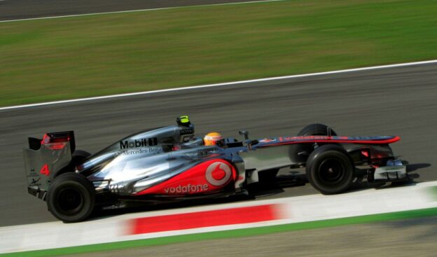 Lewis Hamilton driving the McLaren MP4-27, 2012 Brazilian GP