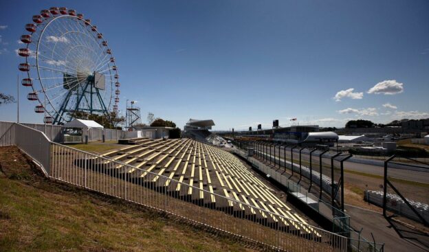 Main Straight of Suzuka circuit with Wheel