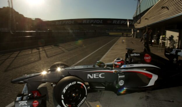 Feet Nico Hulkenberg too big for Sauber C32