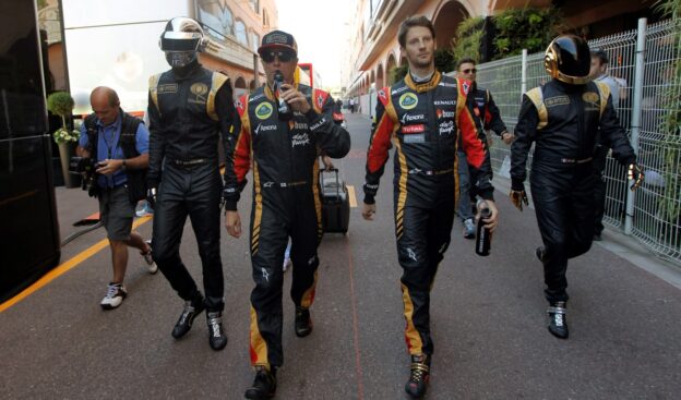 Daft Punk escort Kimi Raikkonen and Romain Grosjean to the grid