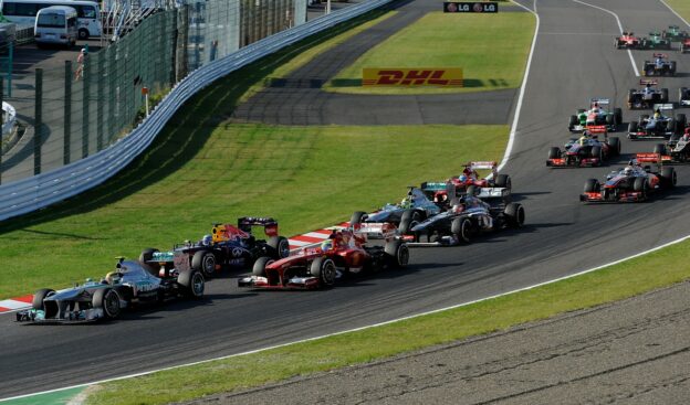 First corner 2013 Japanese F1 GP