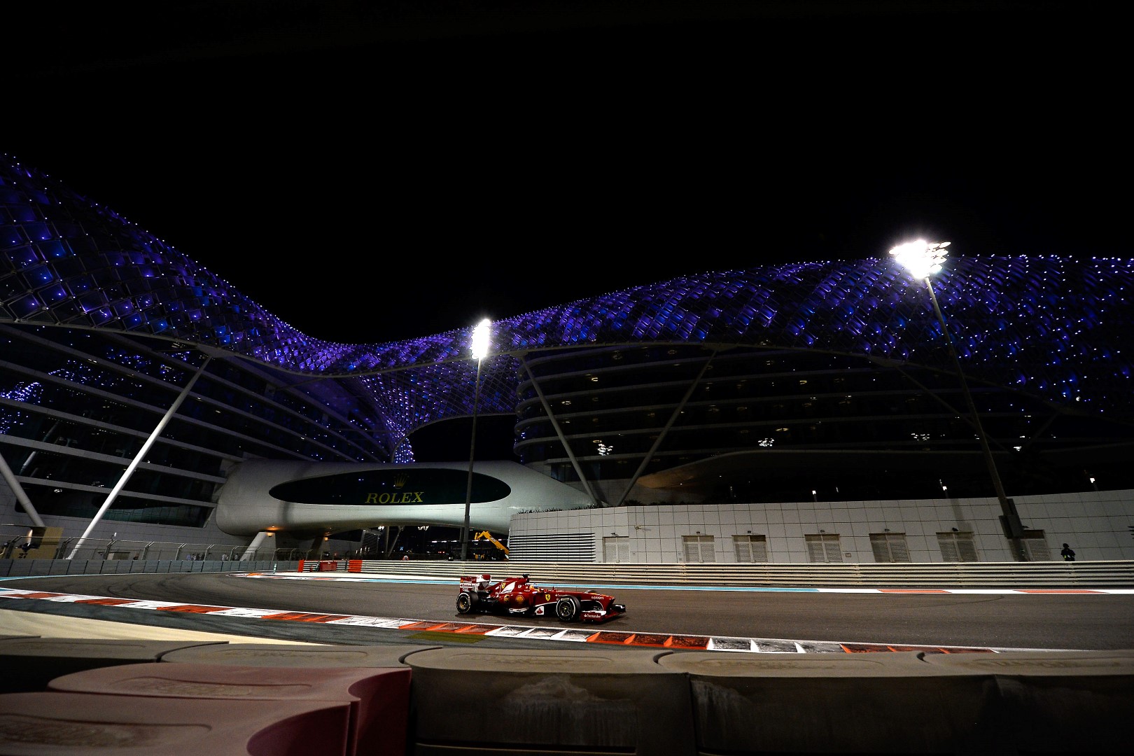 Abu Dhabi extends F1 race contract