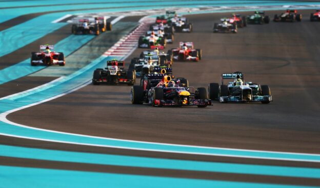 2nd corner after start 2013 Abu Dhabi F1 GP