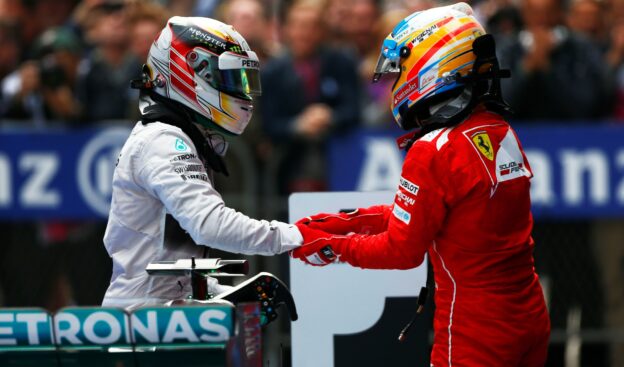 Alonso congratulates Hamilton after win