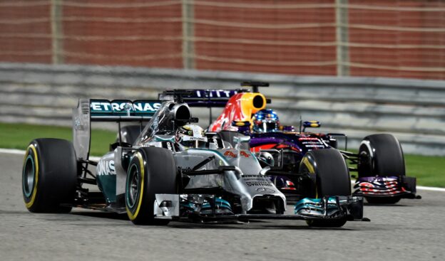 Mercedes VS Red Bull