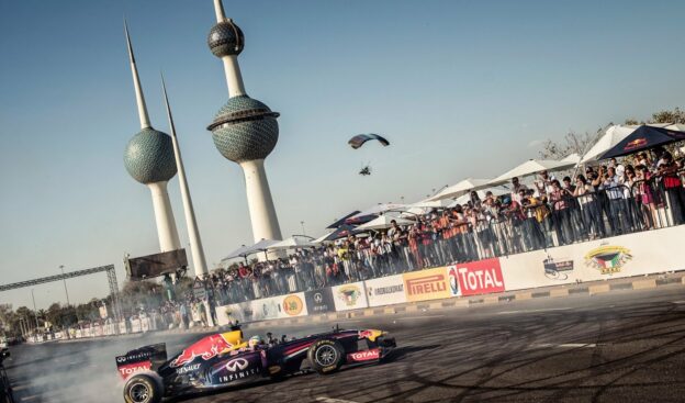 F1 Car live & loud on the streets of Kuwait City.