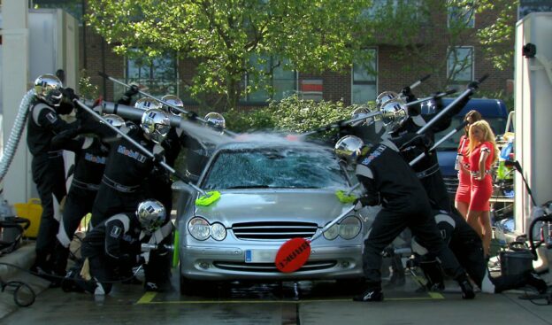 Mobil 1 - Carwash stunt ad with Jenson Button