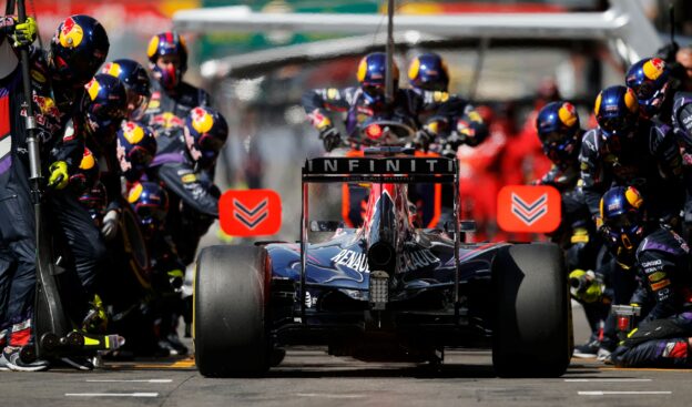 Vettel pitstop with RB10