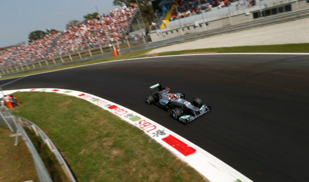 F1 drivers defend controversial Parabolica gravel