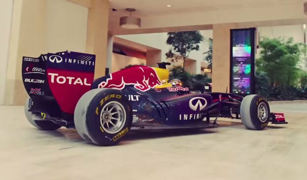 RB7 does donuts in Yas Mall (Abu Dhabi 2014)