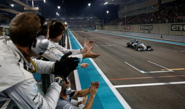 Lewis Hamilton wins 2014 F1 drivers championship