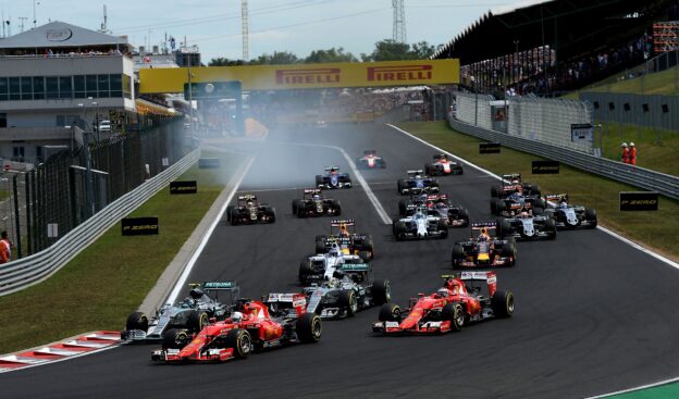 Start of the 2015 Hungarian F1 GP