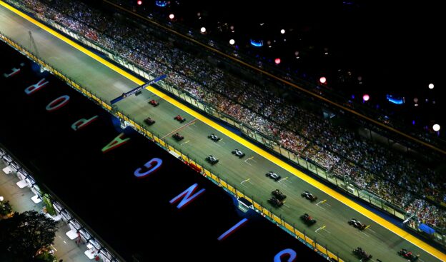 start of the 2015 Singapore Formula 1 grand prix