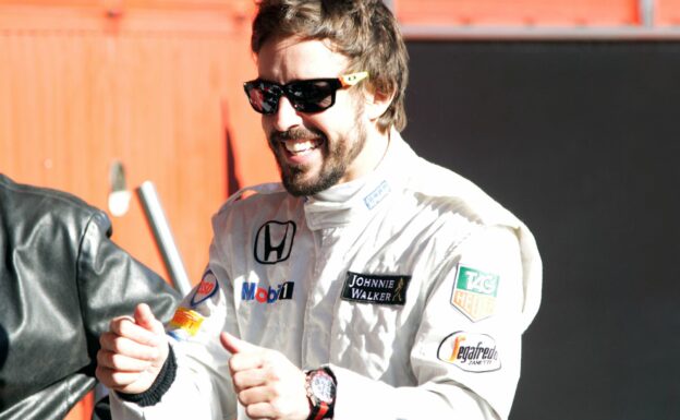 Drive a lap with the MP4/4 and Fernando Alonso