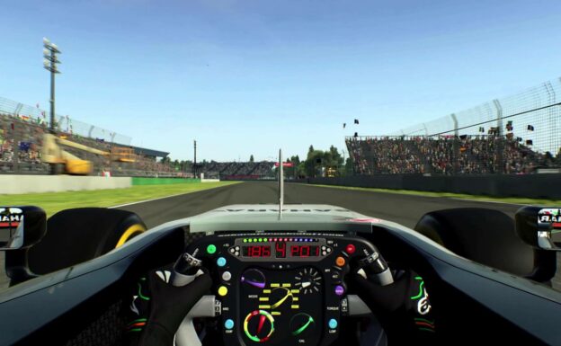 Sergio Pérez reviews the Autodromo Hermanos Rodriguez on F1 2015