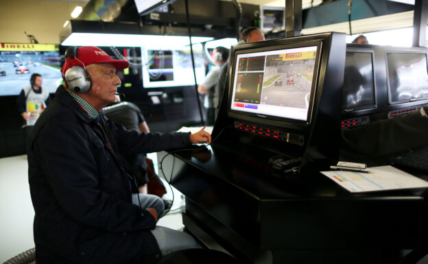 Family to return Lauda's team stake to Mercedes