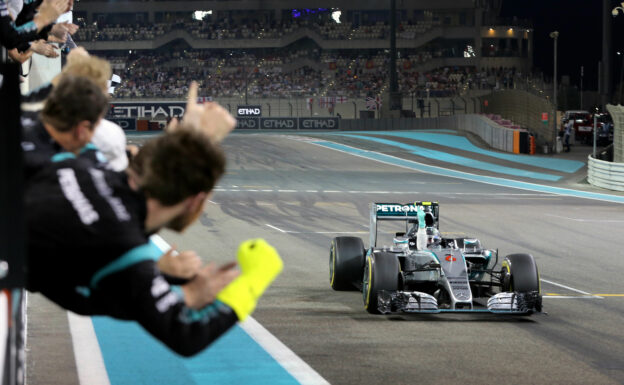 Nico Rosberg wins in Abu Dhabi