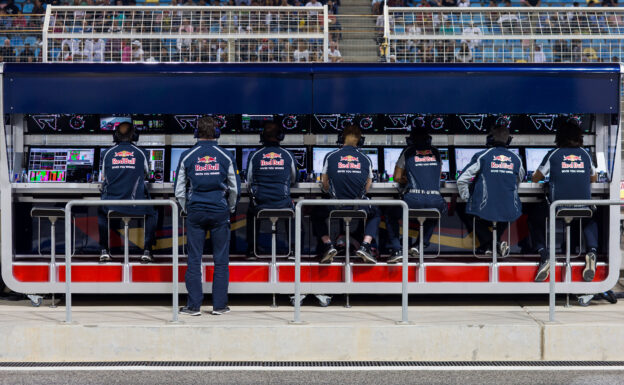 Scuderia Toro Rosso pitwall during the Bahrain F1 GP