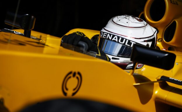 MAGNUSSEN Kevin (dan) Renault F1 RS.16 driver Renault Sport F1 team action during the F1/2016 World Championship, Belgium Grand Prix