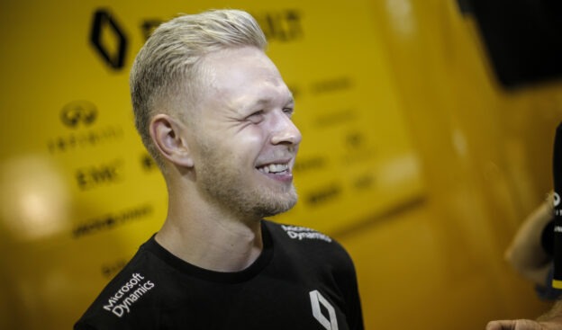 MAGNUSSEN Kevin (dan) Renault F1 RS.16 driver Renault Sport F1 team ambiance portrait during Singapore F1/2016 GP