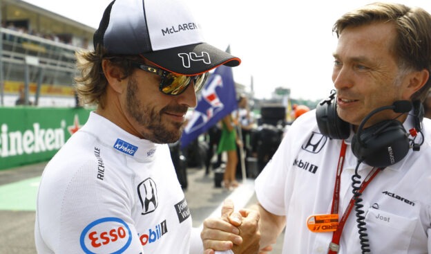 Fernando Alonso on the grid with COO Jost Capito. Italian GP F1/2016.