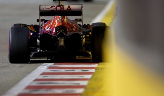 Daniil Kvyat on track during practice for the F1 GP of Singapore at Marina Bay Street Circuit 2016