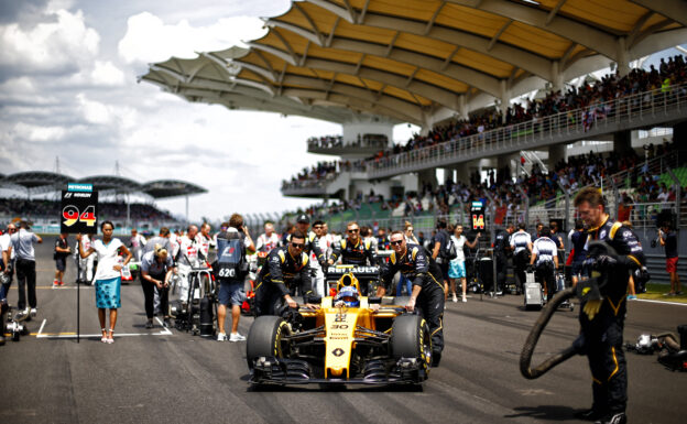 Jolyon Palmer, Renault F1 RS.16 at the starting grid during 2016 Formula 1 FIA world championship, Malaysia Grand Prix 2016