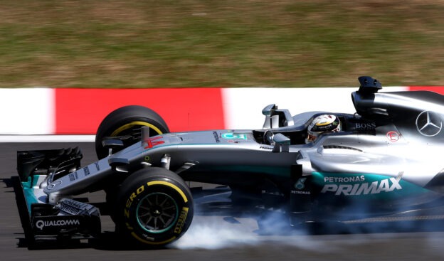 Lewis Hamilton breaking hard with his Mercedes W07