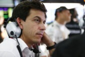 Wolff ridicules Ferrari switch rumours