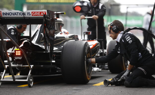 Jenson Button in the pits Mexican GP F1/2016