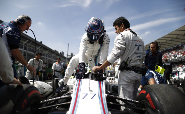 Autodromo Hermanos Rodriguez, Mexico City, Mexico. Valtteri Bottas, Williams Martini Racing, arrives on the grid.