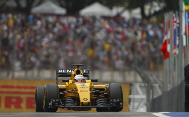 MAGNUSSEN Kevin Renault F1 RS.16 driver Renault Sport F1 team action during the 2016 Formula One World Championship, Brazil Grand Prix 2016