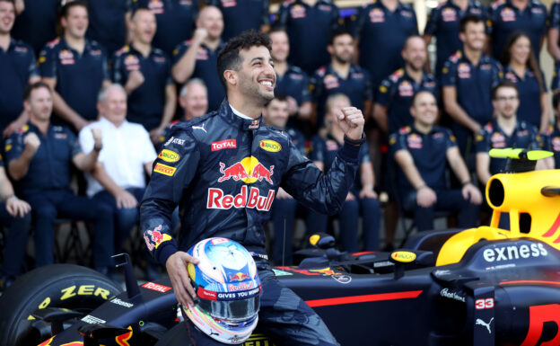 Daniel Ricciardo during the Abu Dhabi Formula One Grand Prix at Yas Marina Circuit 2016