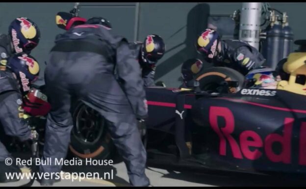 What can Max Verstappen and Daniel Ricciardo do in 1.92 seconds? 18/10/2016