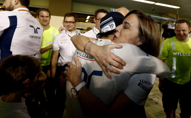 Yas Marina Circuit, Abu Dhabi 2016 Claire Williams, Deputy Team Principal, Williams Martini Racing, and the team say a fond goodbye to Felipe Massa, Williams Martini Racing, after his final race for the team and in F1.