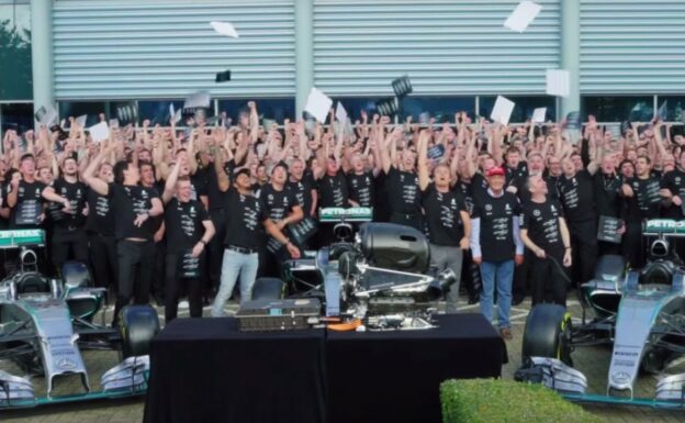 F1 2016 - Mercedes End Credits