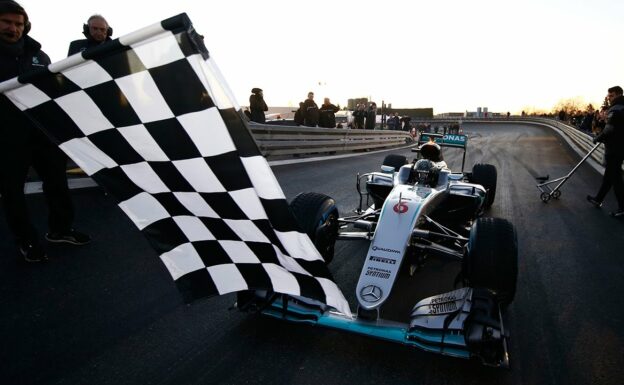 Nico Rosberg drives final laps in his F1 W07 car