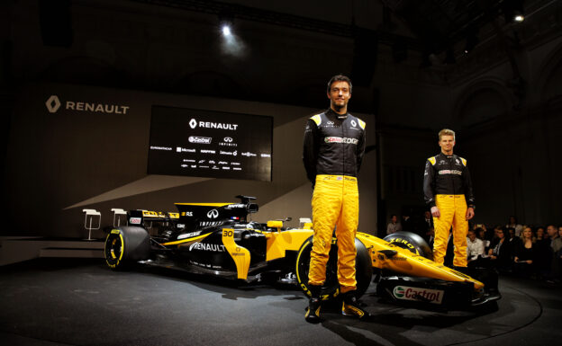 No late livery change for Renault