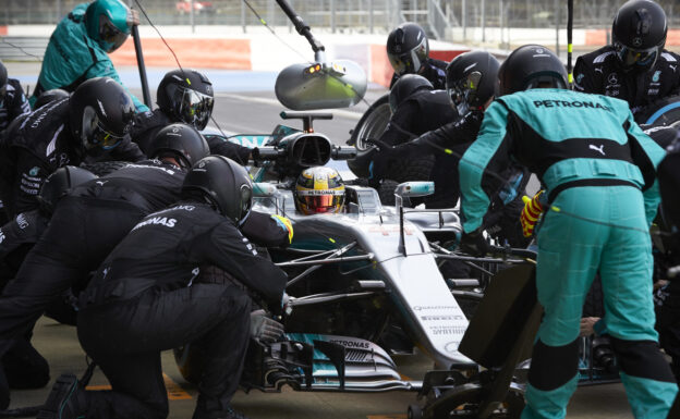 Mercedes-AMG Petronas Motorsport, Lewis Hamilton in the pit