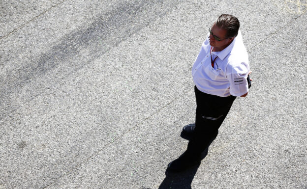 Boullier wants Sprint races at every GP or not at all