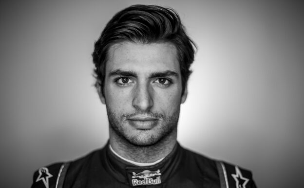 Sainz tells son to forget Renault for now