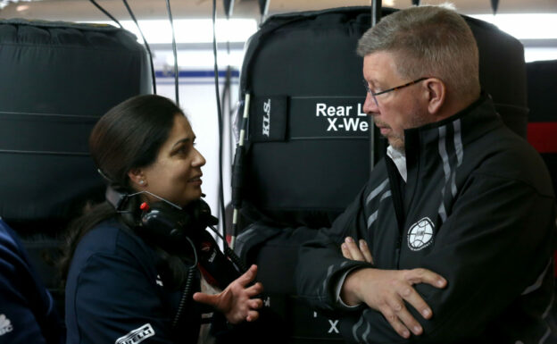 Monisha Kaltenborn (AUT), Sauber F1 Team CEO and Team Principal. Ross Brawn (GB), FOM Motorsport Director. Shanghai International Circuit.