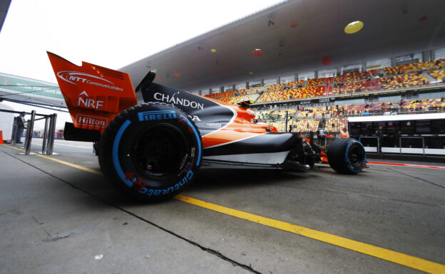 Report: McLaren-Honda could split 'in two races'