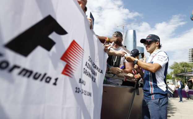 Baku City Circuit, Baku, Azerbaijan. Friday 23 June 2017. Felipe Massa, Williams Martini Racing, signs autographs for fans.