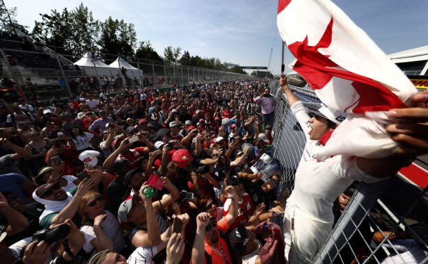 Circuit Gilles Villeneuve, Montreal, Canada. Sunday 11 June 2017. Lance Stroll, Williams Martini Racing, celebrates with fans after securing his first points in F1.