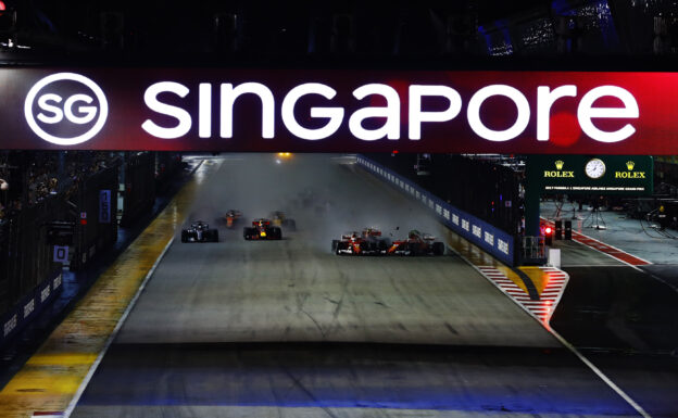 Start Marina Bay Circuit, Marina Bay, Singapore. Sunday 17 September 2017.