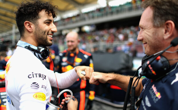 Daniel Ricciardo & Christian Horner Malaysian GP F1/2017