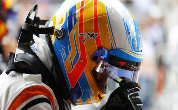 Interlagos, Sao Paulo, Brazil. Saturday 11 November 2017. Fernando Alonso, McLaren, in Parc Ferme after Qualifying.